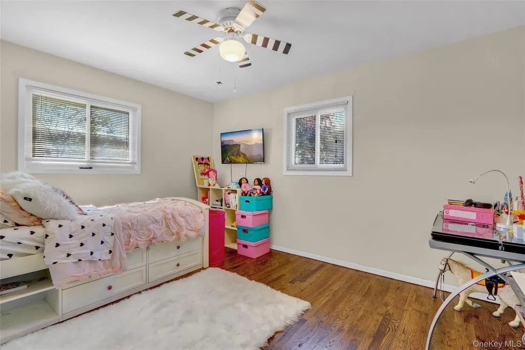 985 North Drive Merrick NY 11566