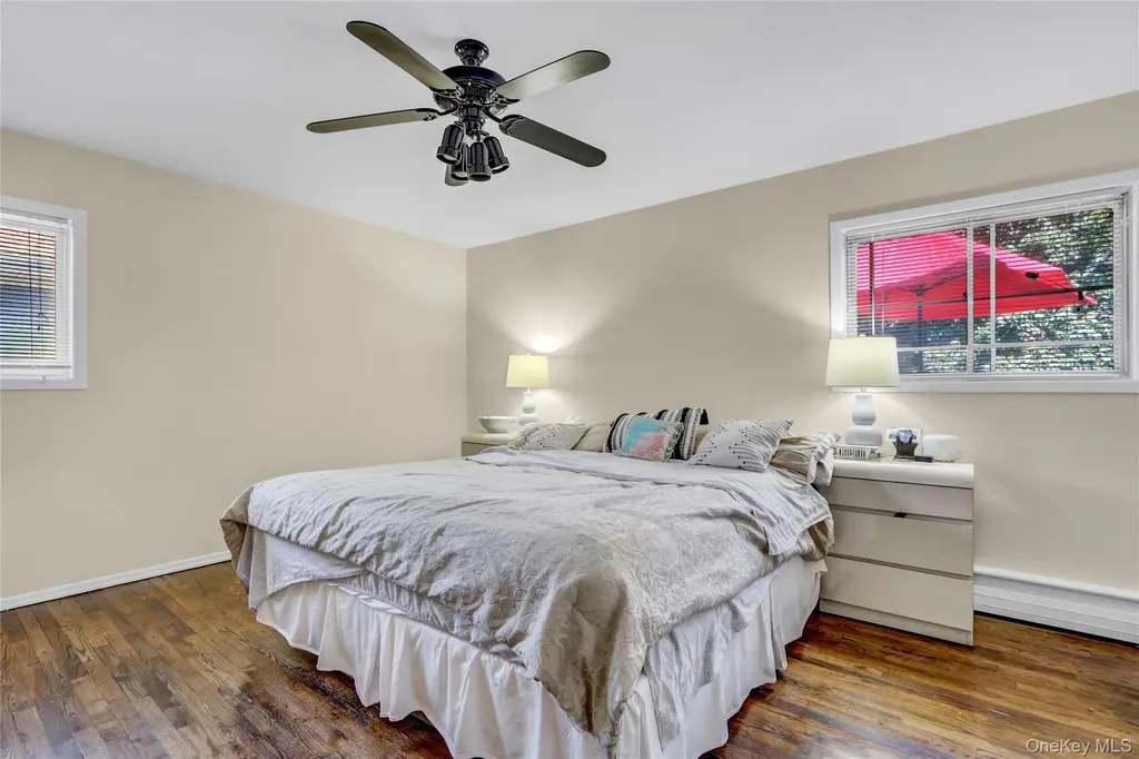 985 North Drive Merrick NY 11566