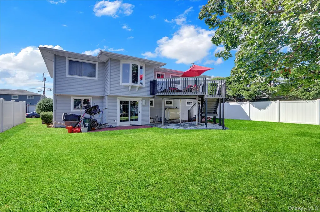985 North Drive Merrick NY 11566