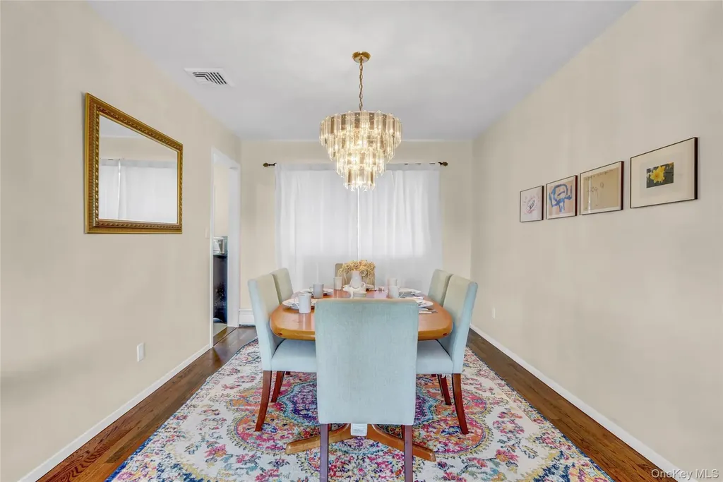 985 North Drive Merrick NY 11566