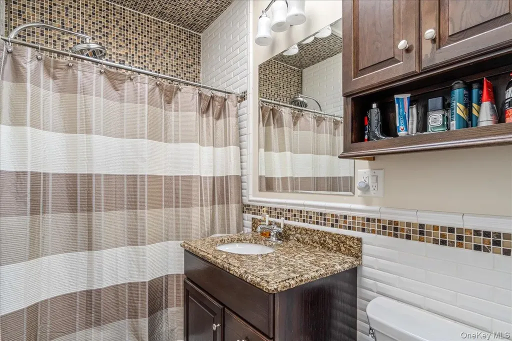 6467 58th Road Maspeth NY 11378