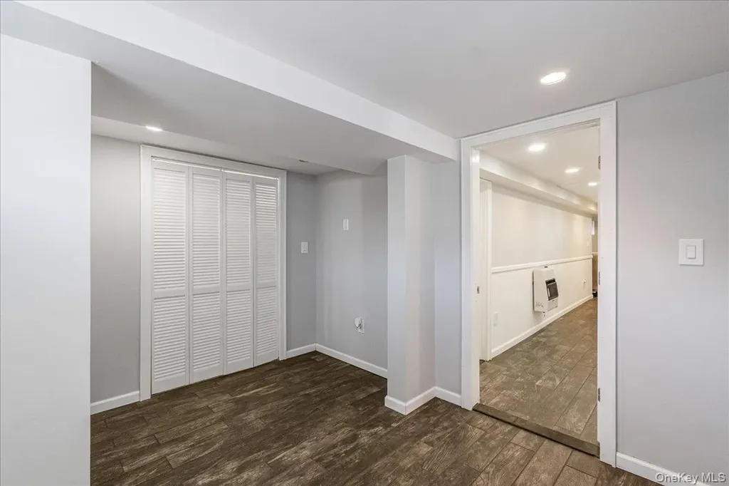 6467 58th Road Maspeth NY 11378