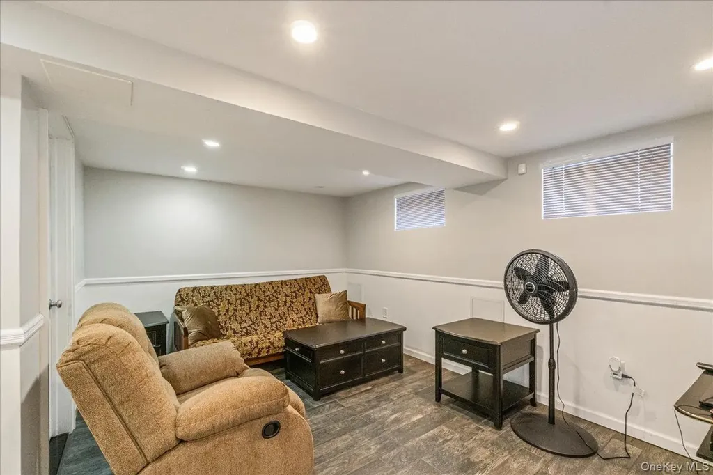 6467 58th Road Maspeth NY 11378