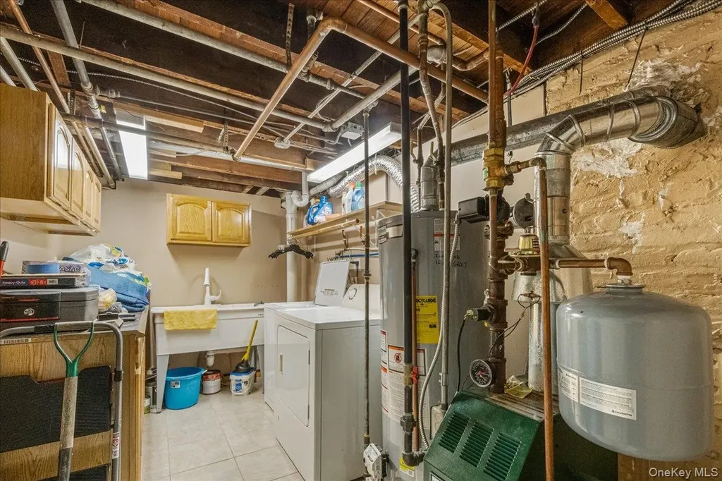 6467 58th Road Maspeth NY 11378