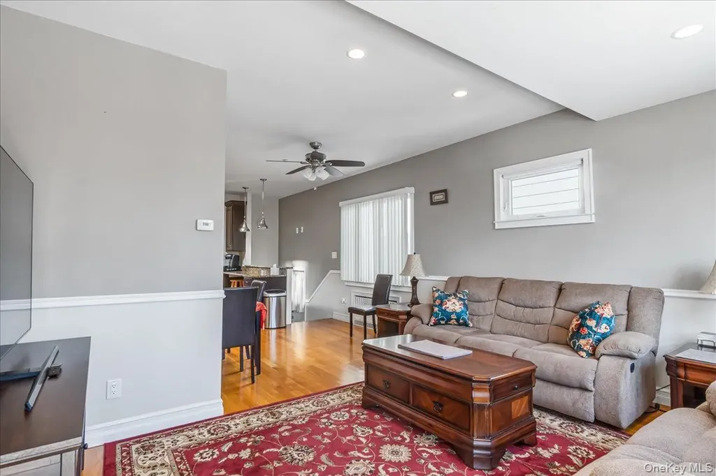 6467 58th Road Maspeth NY 11378