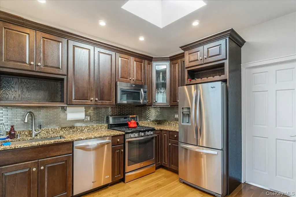 6467 58th Road Maspeth NY 11378