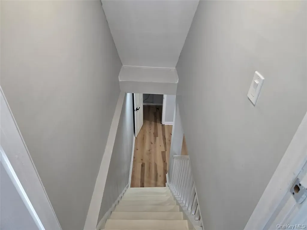 27 E Neck Court West Babylon NY 11704