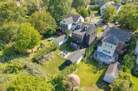 21 Old Colony Drive Larchmont NY 10538