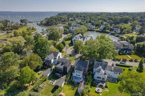 21 Old Colony Drive Larchmont NY 10538