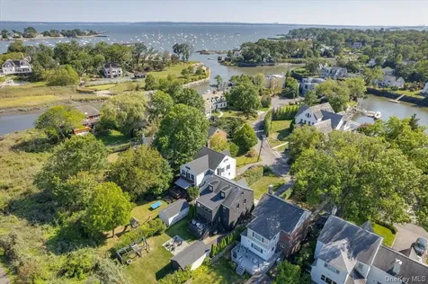 21 Old Colony Drive Larchmont NY 10538