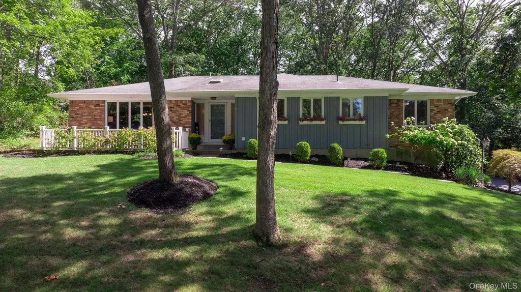 4 Burham Court Smithtown NY 11787