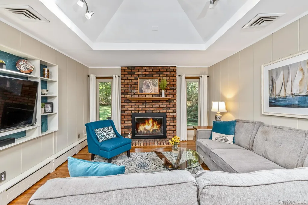 4 Burham Court Smithtown NY 11787