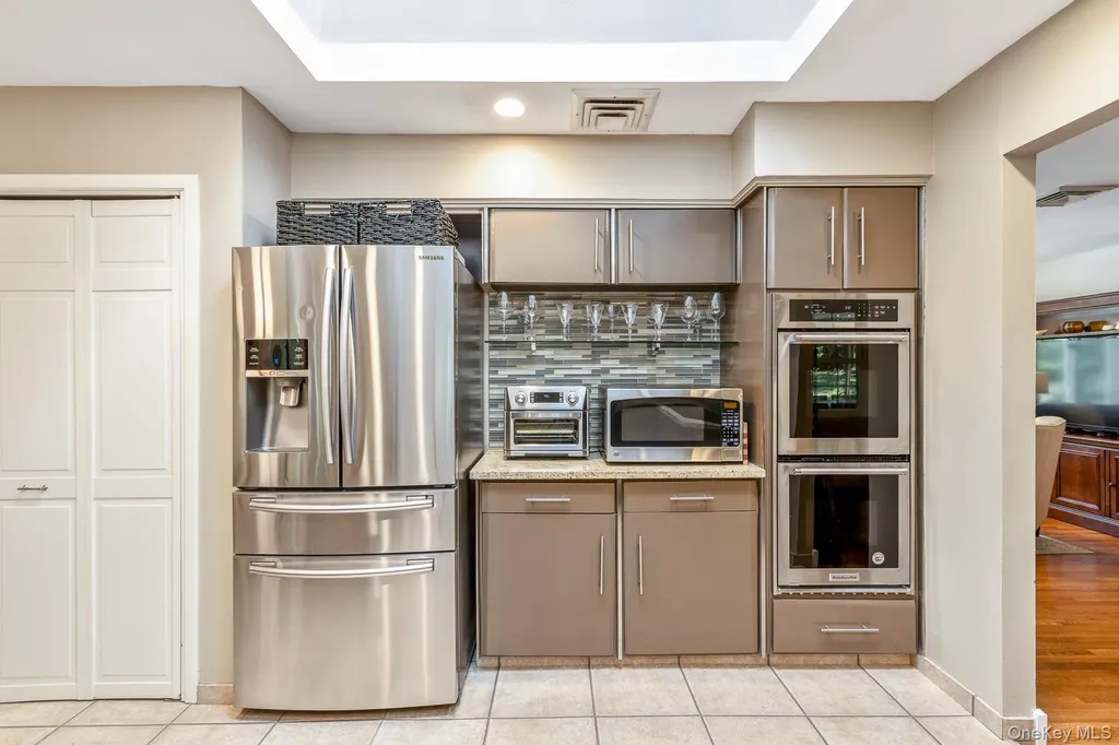 4 Burham Court Smithtown NY 11787