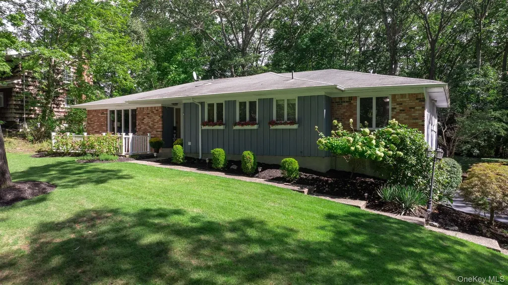 4 Burham Court Smithtown NY 11787