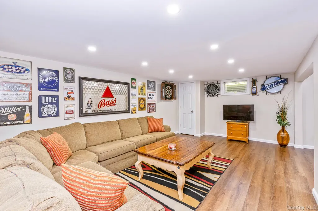 4 Burham Court Smithtown NY 11787