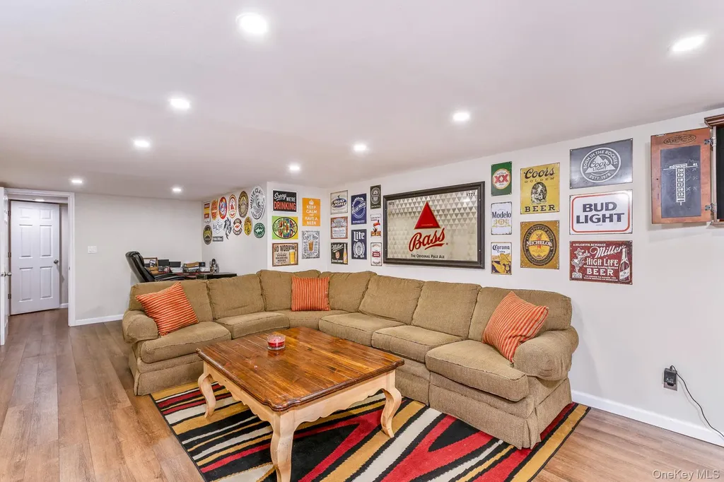 4 Burham Court Smithtown NY 11787