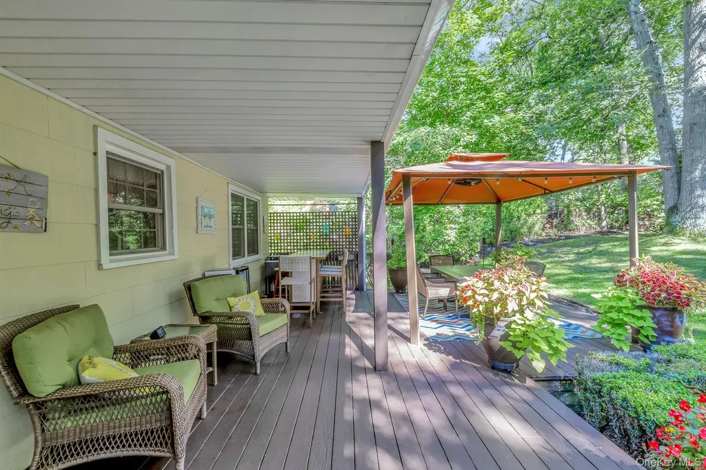 4 Burham Court Smithtown NY 11787