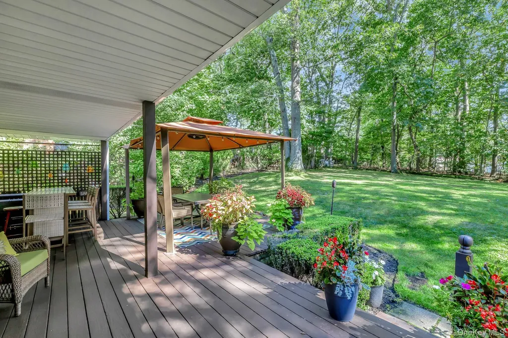 4 Burham Court Smithtown NY 11787