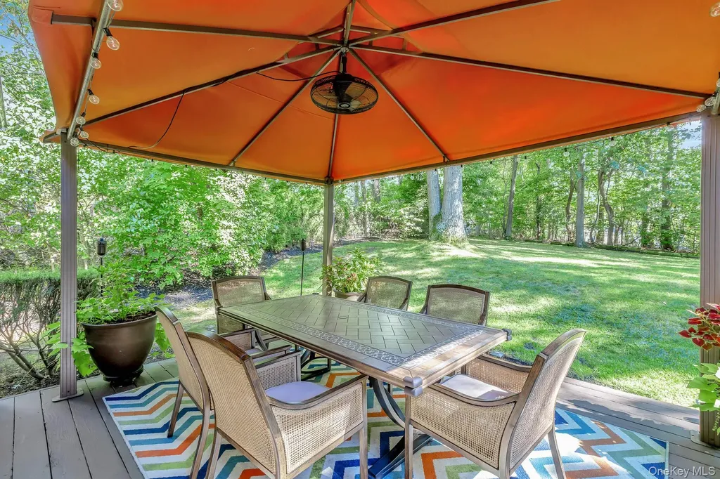 4 Burham Court Smithtown NY 11787