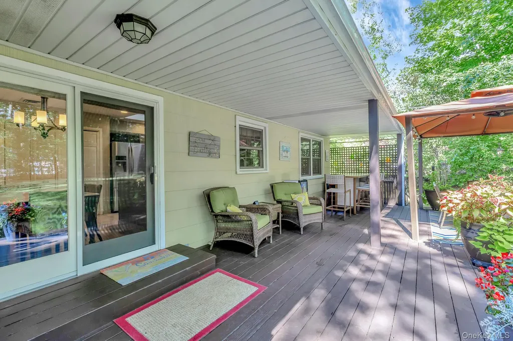 4 Burham Court Smithtown NY 11787