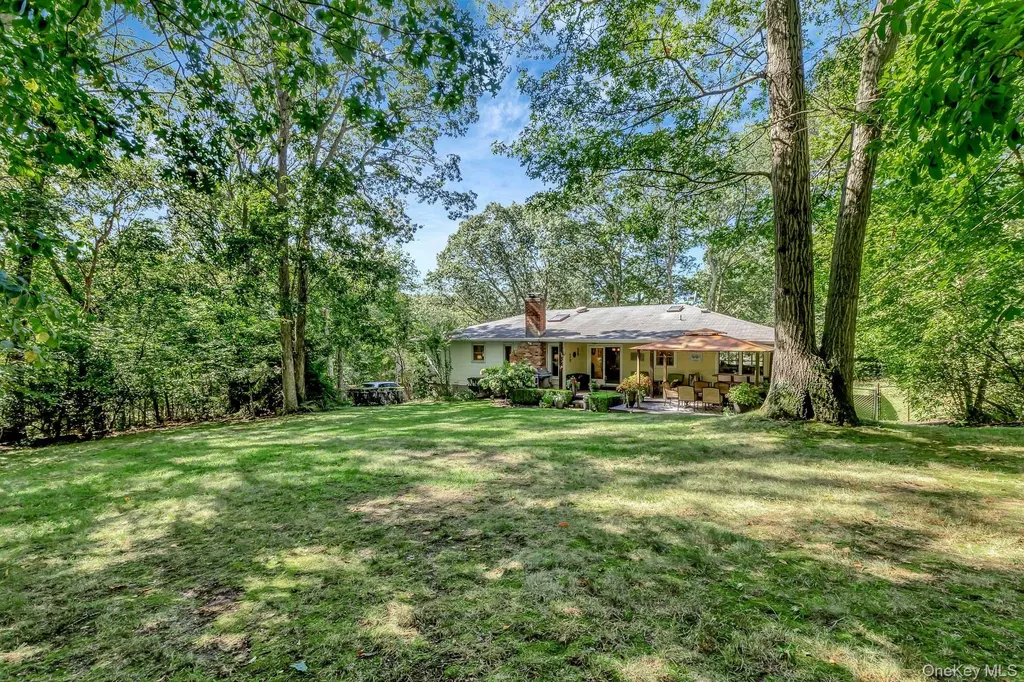 4 Burham Court Smithtown NY 11787