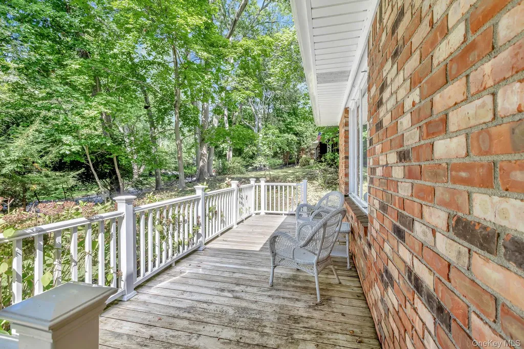 4 Burham Court Smithtown NY 11787