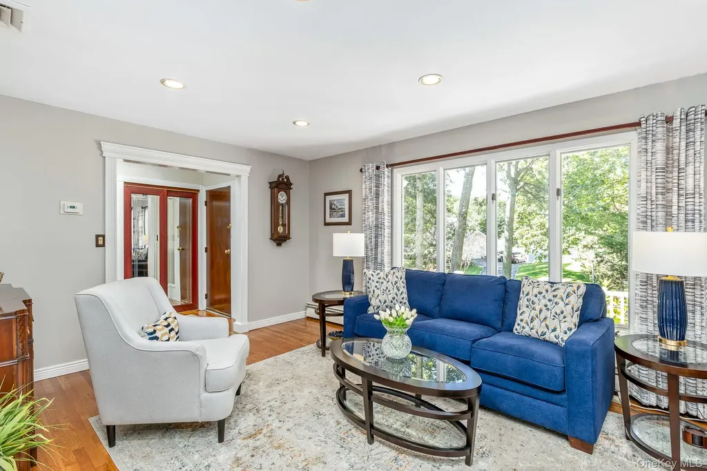 4 Burham Court Smithtown NY 11787