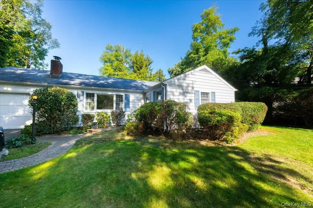 8 Oakway Drive Stony Brook NY 11790