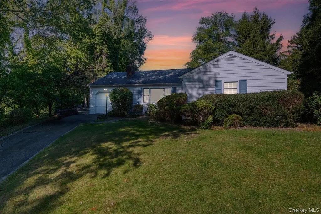 8 Oakway Drive Stony Brook NY 11790