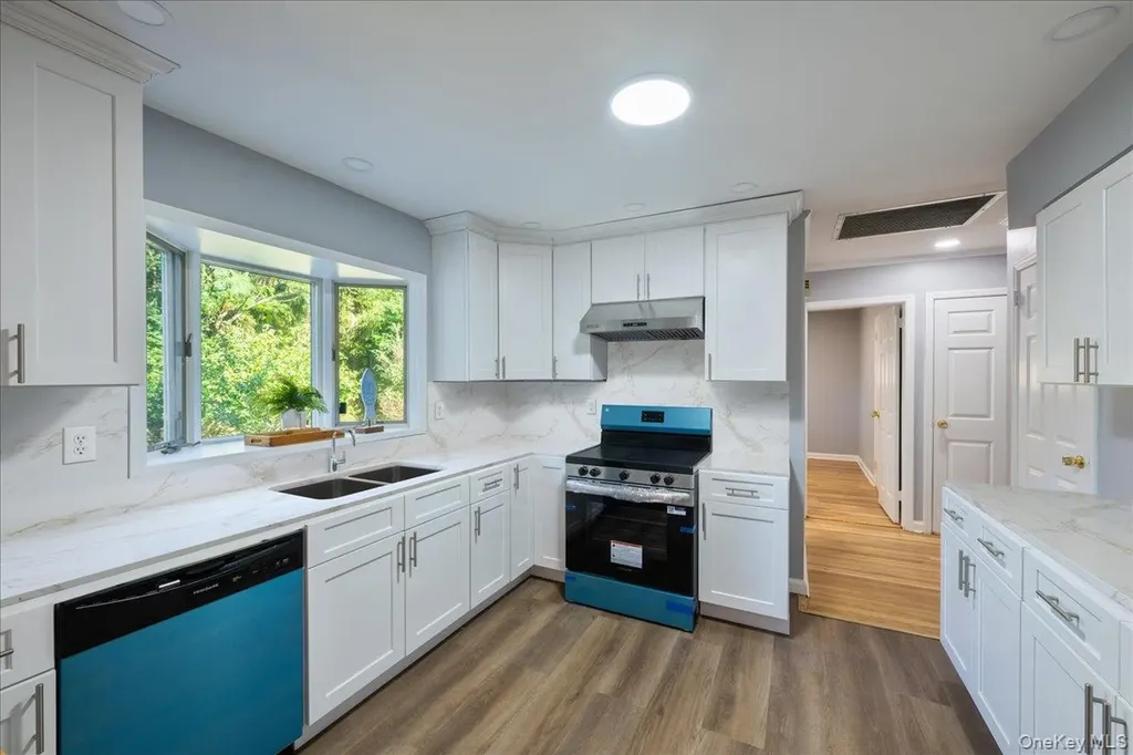 8 Oakway Drive Stony Brook NY 11790