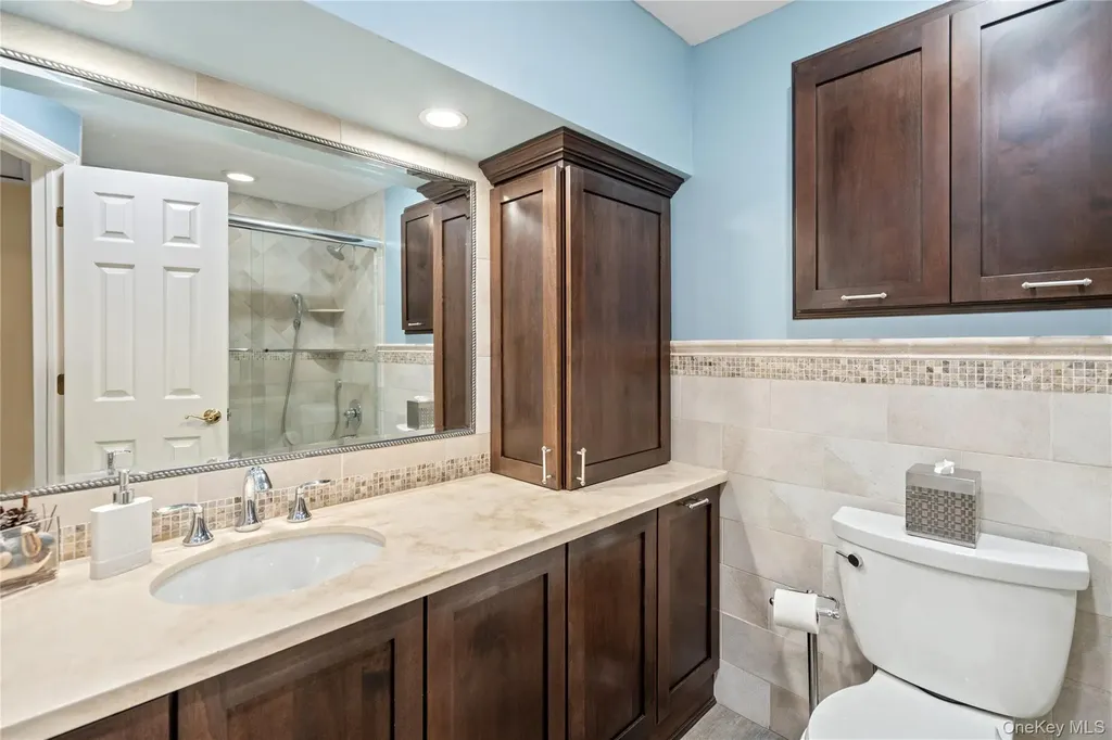 17 Jody Lane Plainview NY 11803