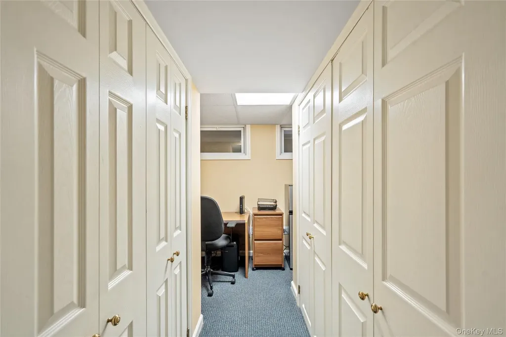 17 Jody Lane Plainview NY 11803