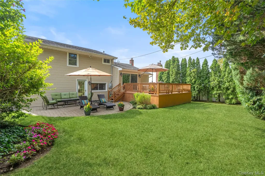 17 Jody Lane Plainview NY 11803