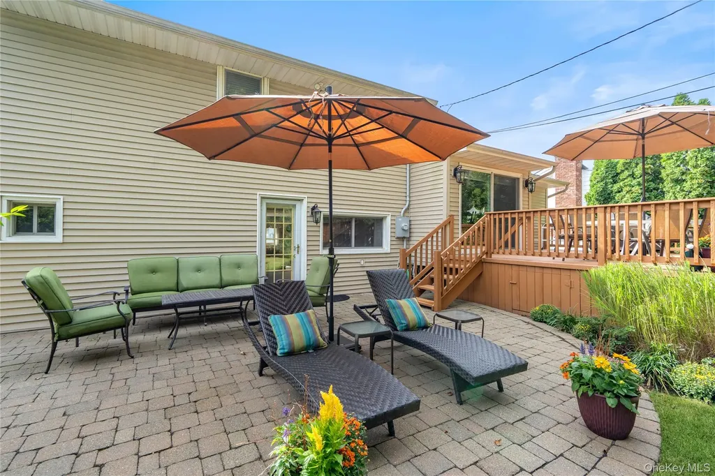 17 Jody Lane Plainview NY 11803