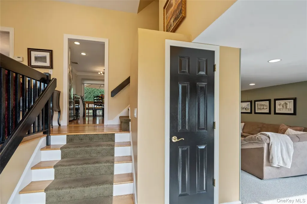 17 Jody Lane Plainview NY 11803