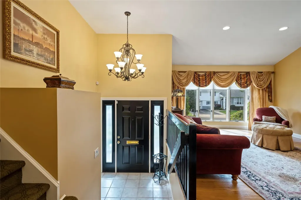 17 Jody Lane Plainview NY 11803