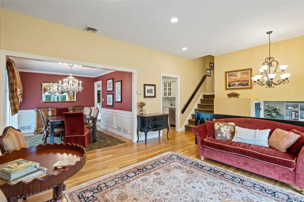 17 Jody Lane Plainview NY 11803