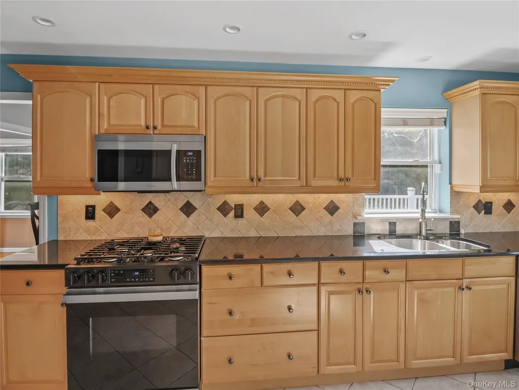30 Larkin Lane Garnerville NY 10923