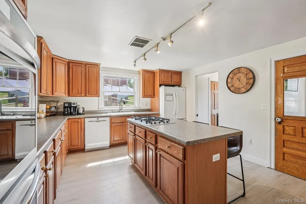 54 Pulaski Highway Pine Island NY 10969