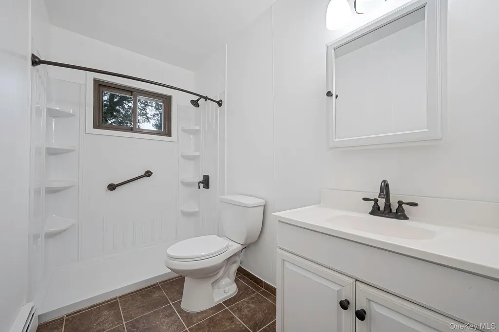 813 Windmill Avenue West Babylon NY 11704