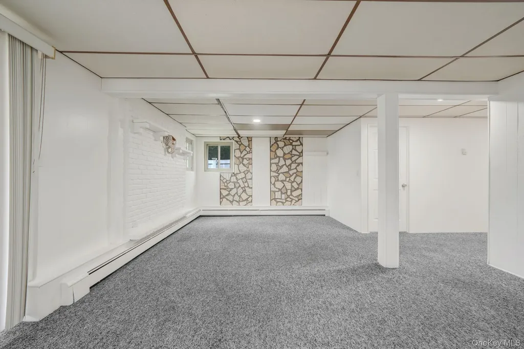 813 Windmill Avenue West Babylon NY 11704