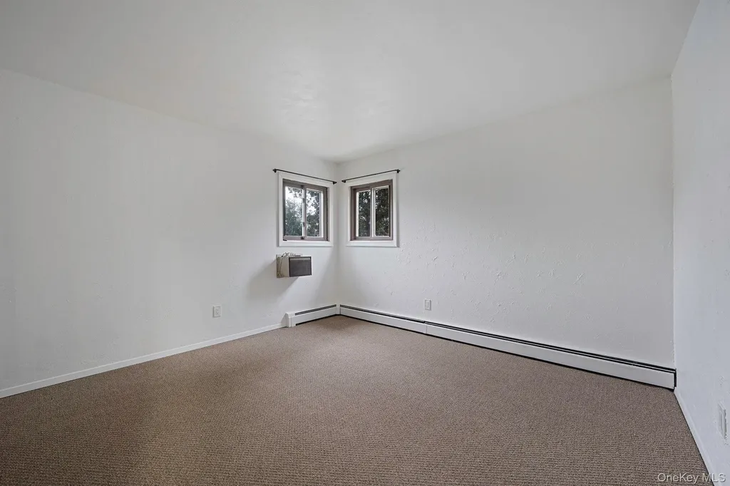 813 Windmill Avenue West Babylon NY 11704