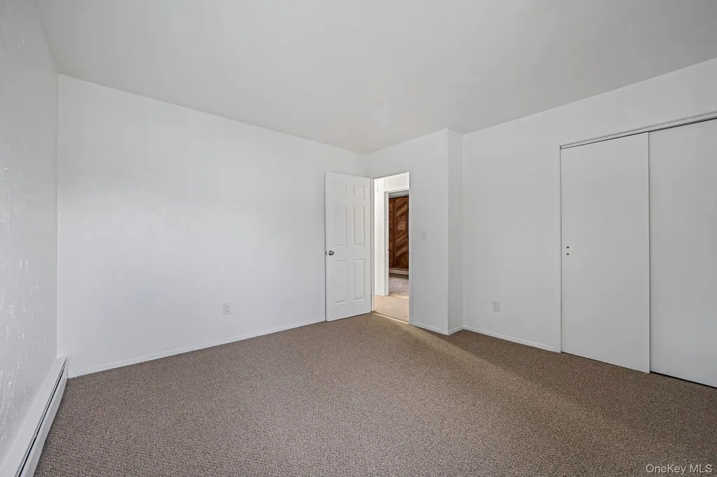 813 Windmill Avenue West Babylon NY 11704