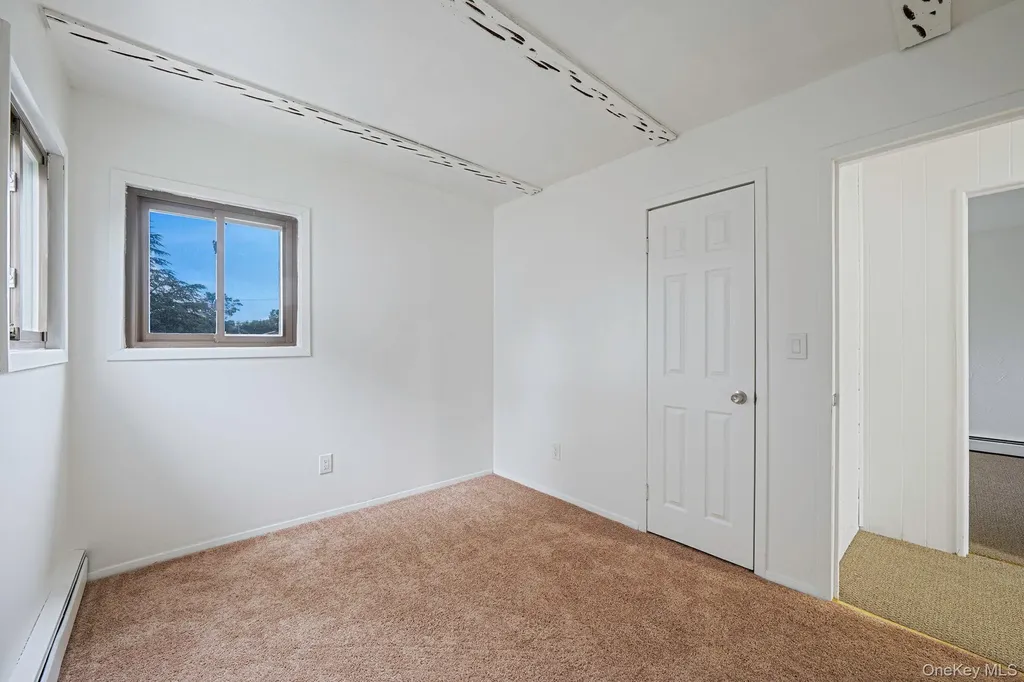 813 Windmill Avenue West Babylon NY 11704