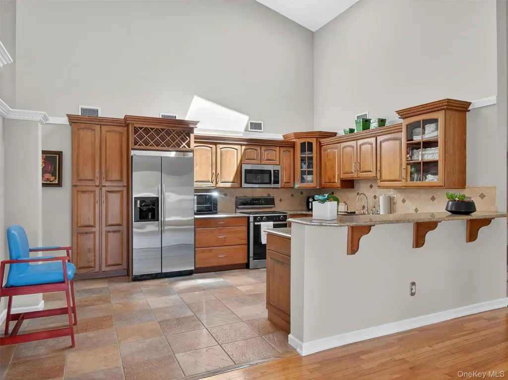 147 Schweizer Lane Bardonia NY 10954