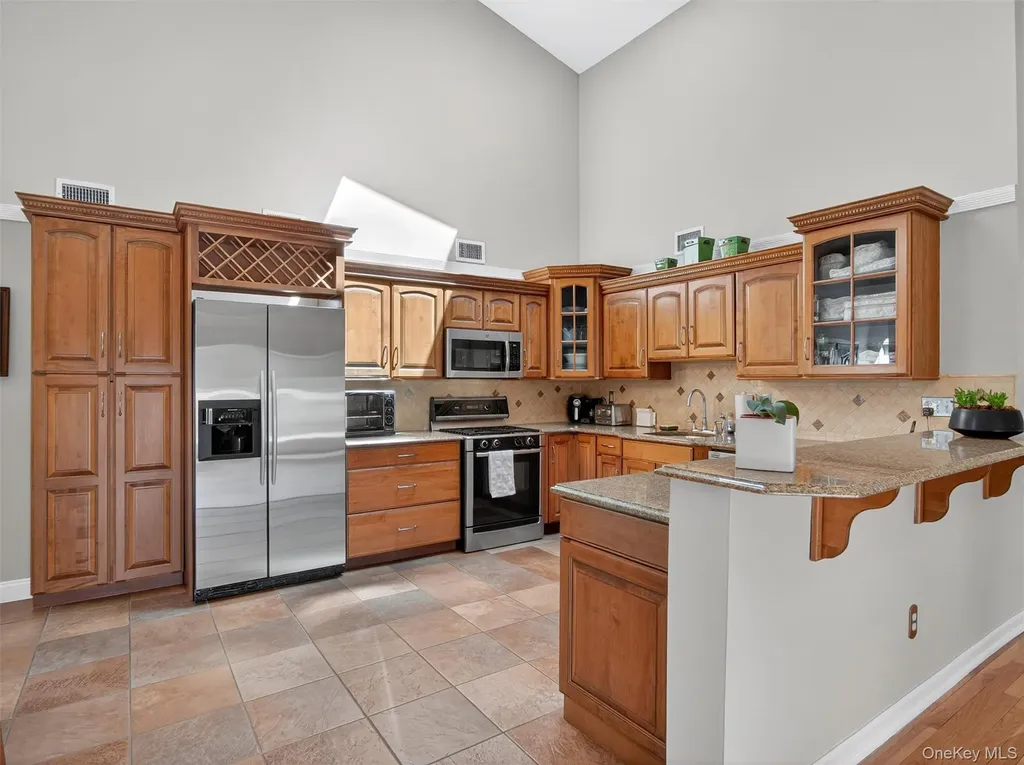 147 Schweizer Lane Bardonia NY 10954