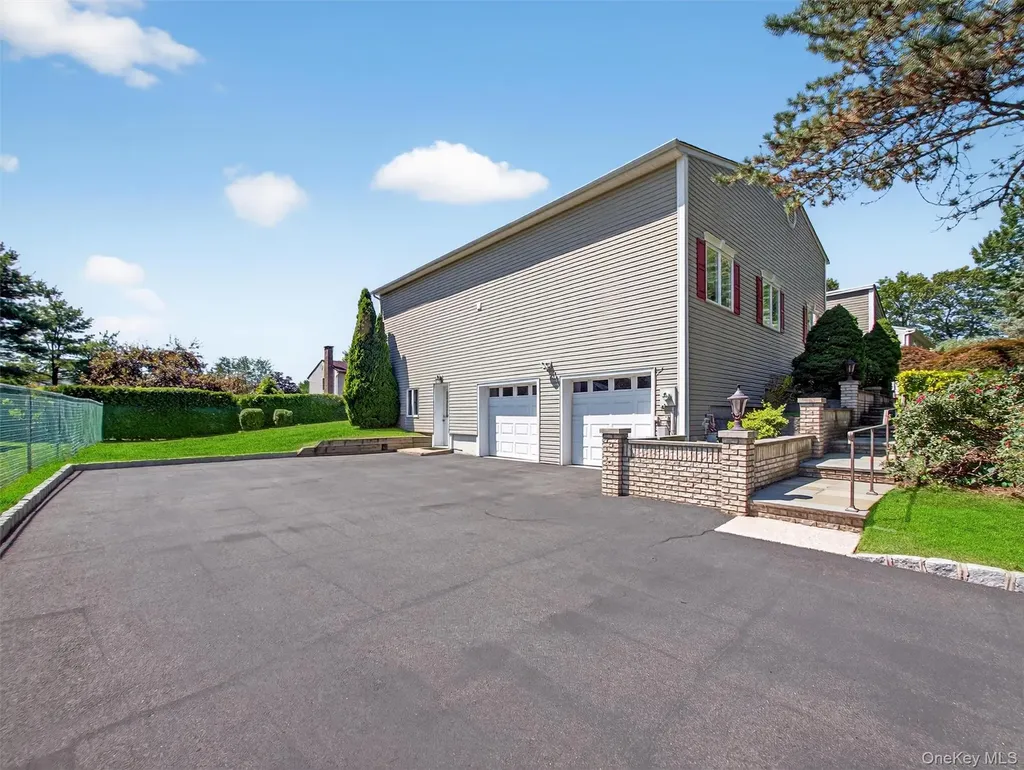 147 Schweizer Lane Bardonia NY 10954