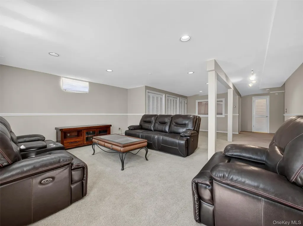 147 Schweizer Lane Bardonia NY 10954