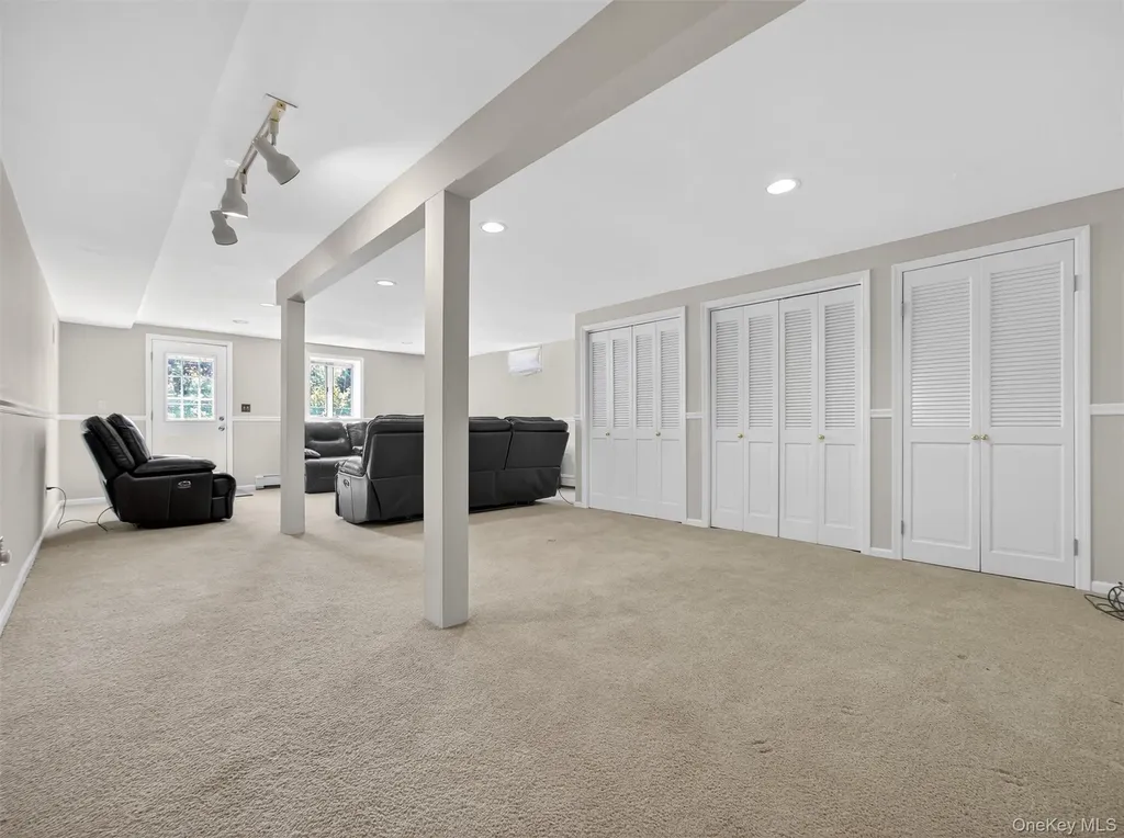 147 Schweizer Lane Bardonia NY 10954