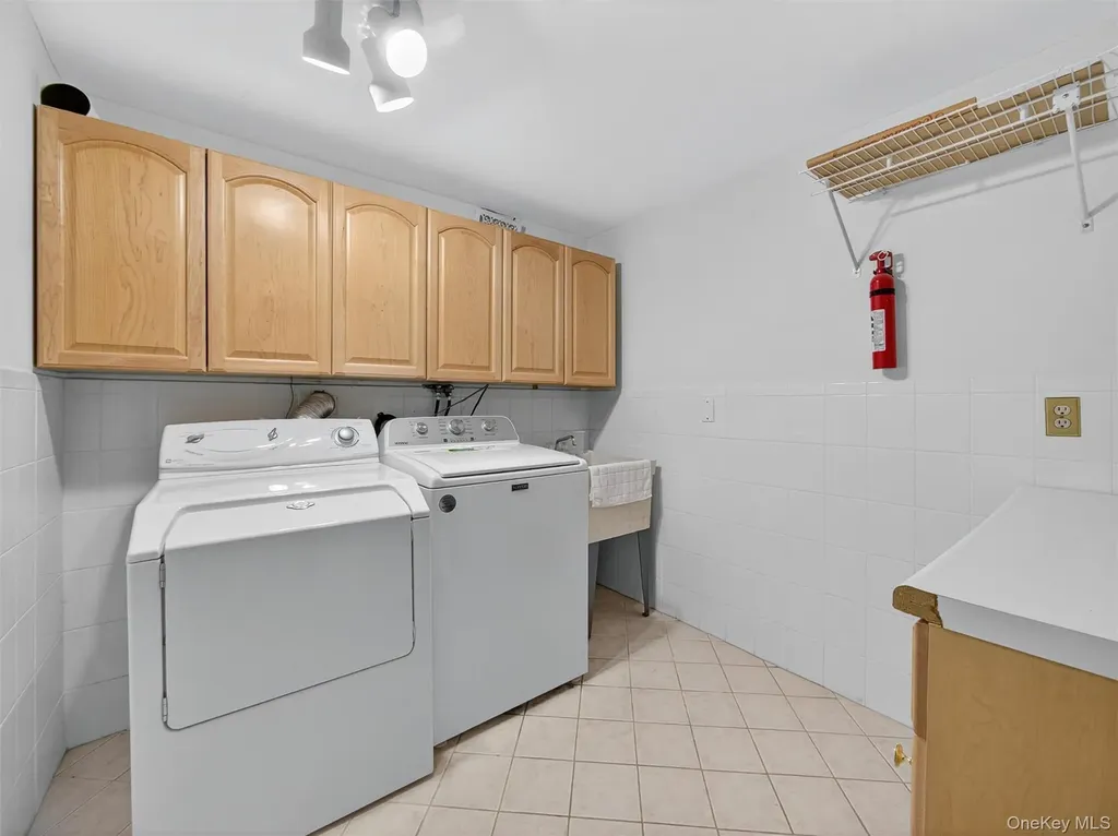 147 Schweizer Lane Bardonia NY 10954